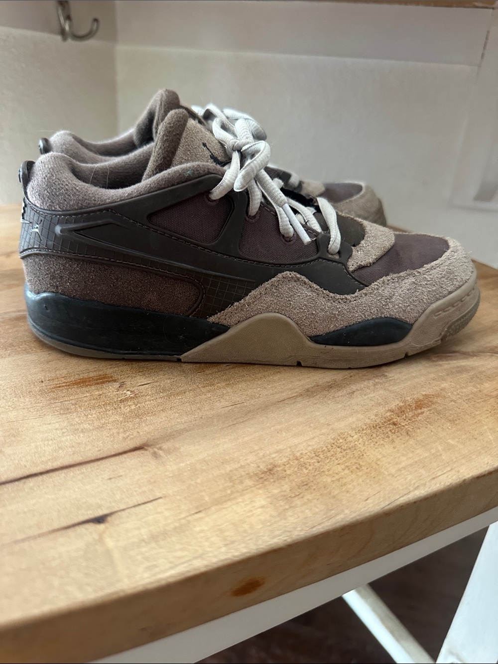Kids - Jordans Brown/ Olive Low-Top Sneakers